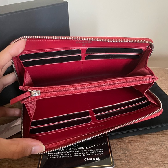 Authentic Chanel zippy caviar wallet - Picture 12 of 16